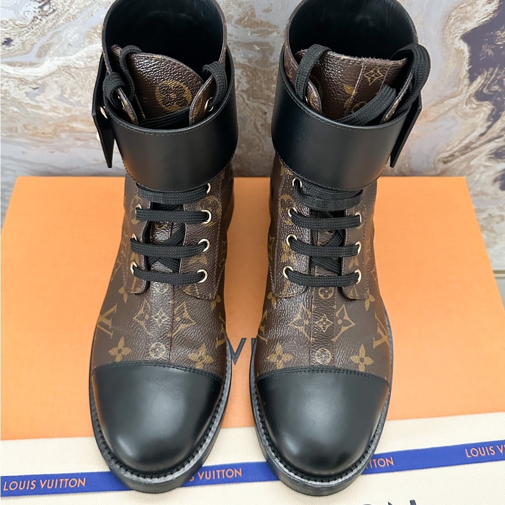 Louis Vuitton Monogram Wonderland Twist Flat Ranger Combat Boots - Picture 3 of 11